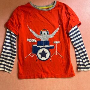 Mini Boden boys sloth drummer shirt size 5-6 or 116cm